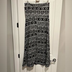 Frumos Black and White Boho Tribal Patterned Women's Skirt/Strapless dress 1XL